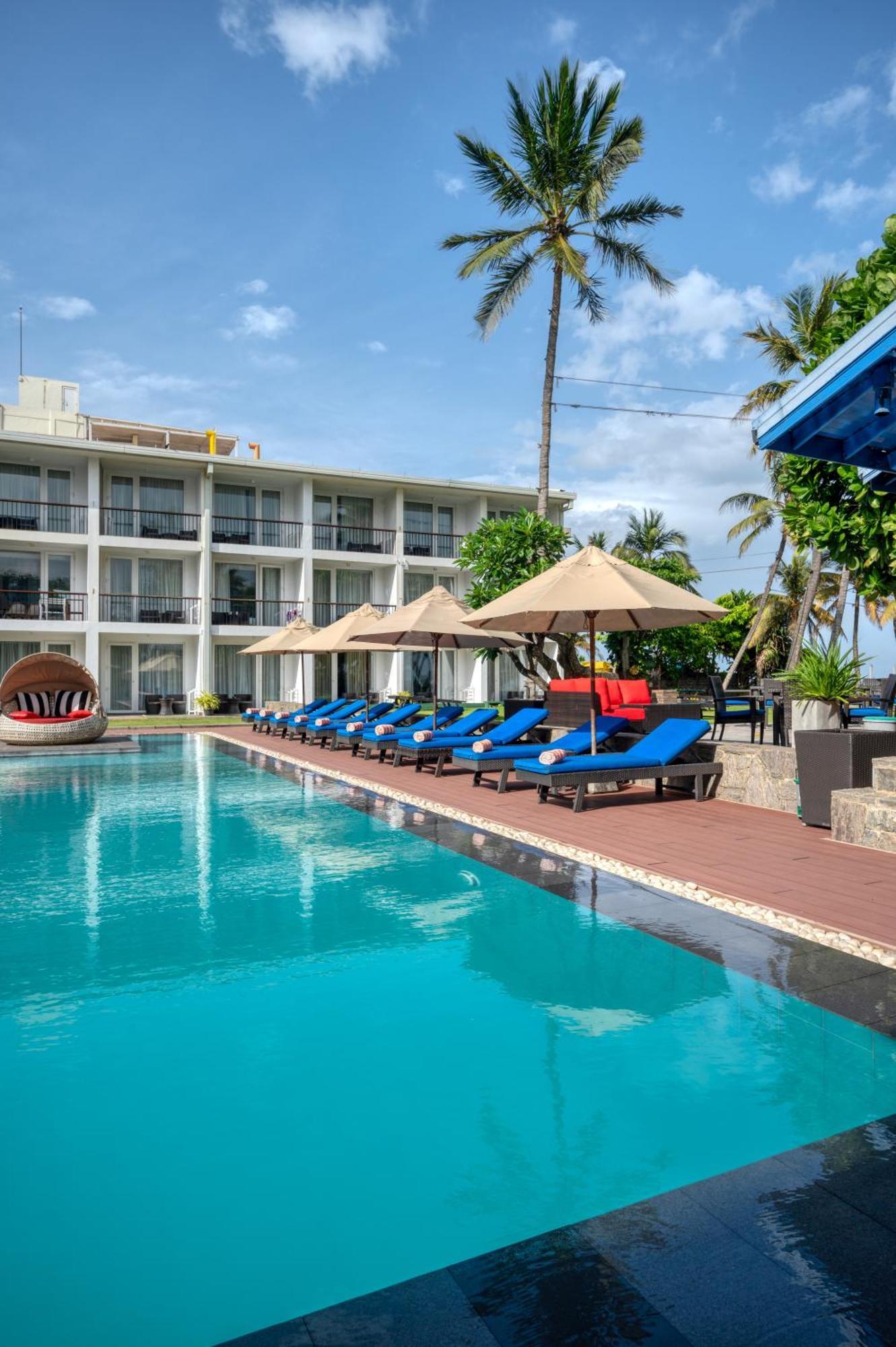 Camelot Beach Hotel Negombo Exterior foto