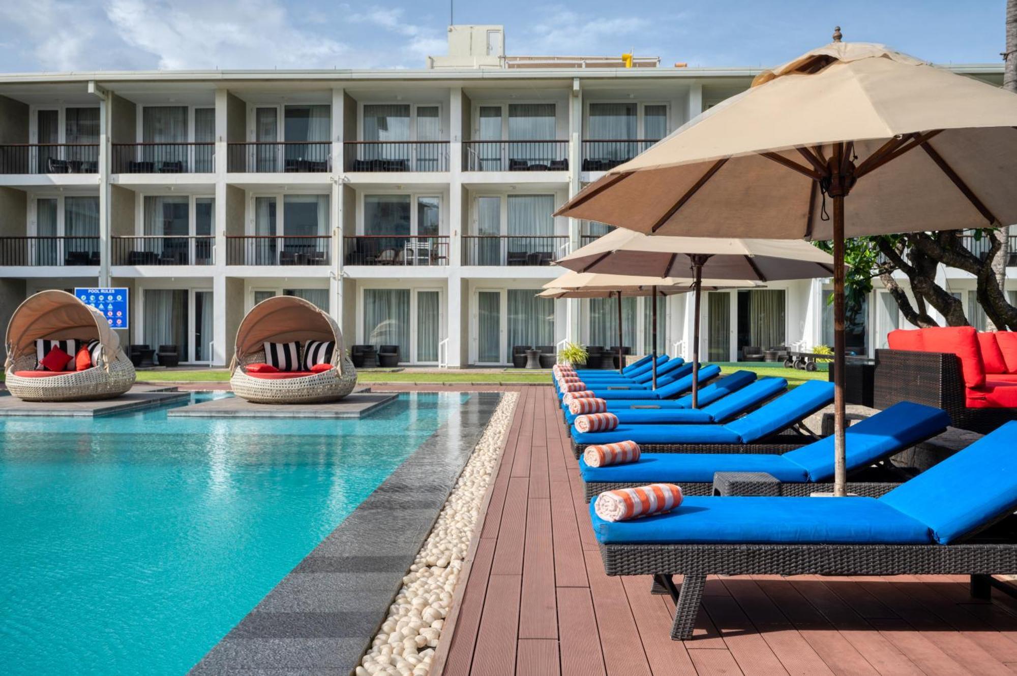 Camelot Beach Hotel Negombo Exterior foto