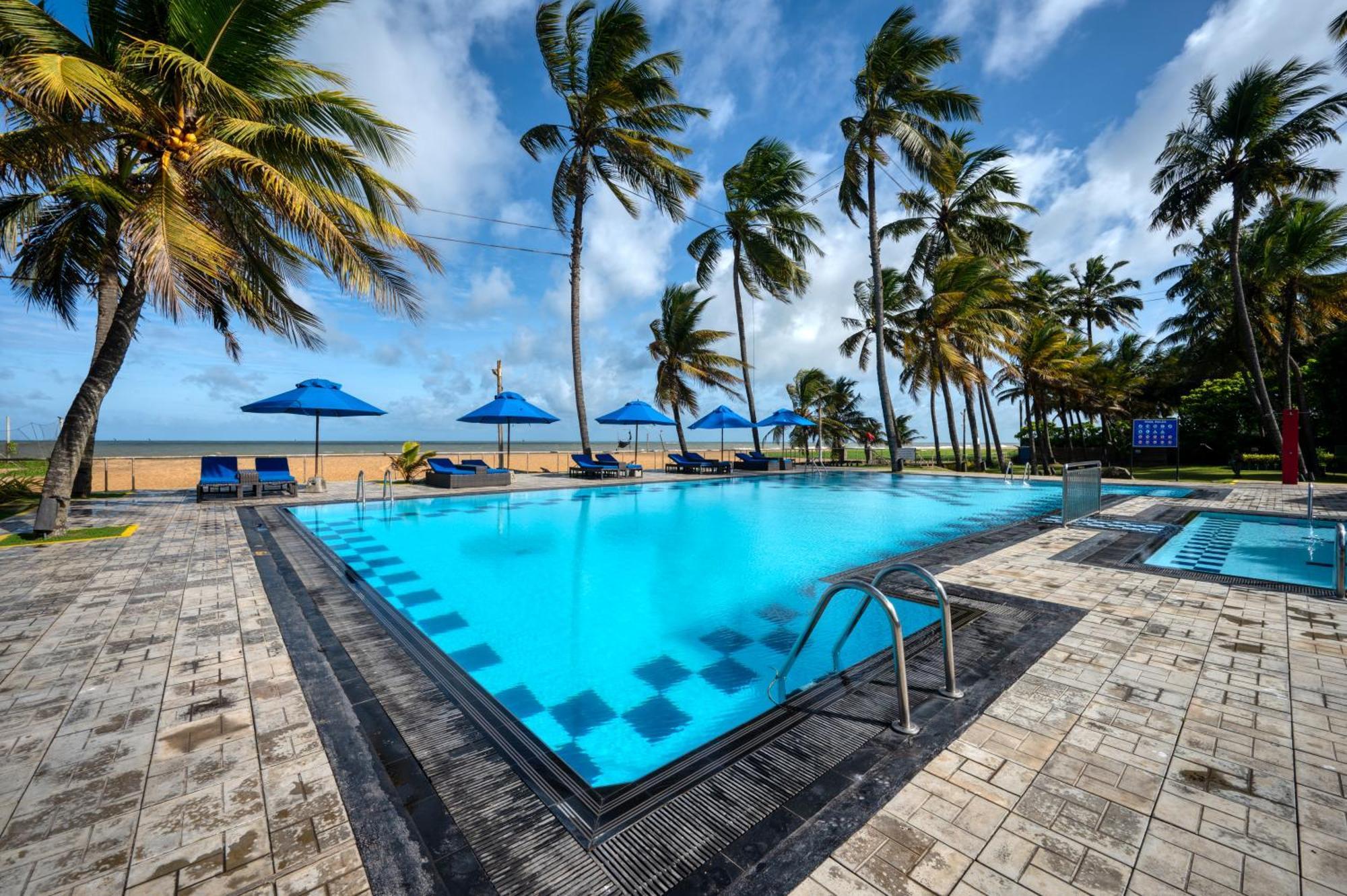 Camelot Beach Hotel Negombo Exterior foto