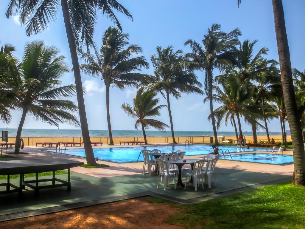 Camelot Beach Hotel Negombo Exterior foto